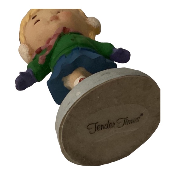 Vintage Tender Times Girl Ice Skating Figurine - Picture 6 of 6